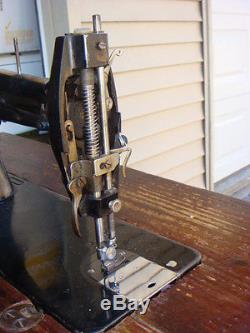 Singer Industrial Sewing Machine Model 31-15 Sewing Station-Working Great-USA