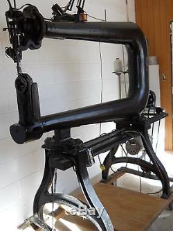 Singer Industrial Sewing Machine Model 67-1