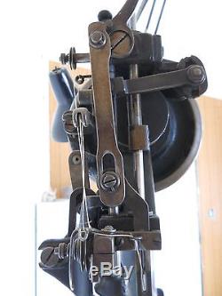 Singer Industrial Sewing Machine Model 67-1