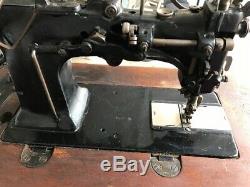 Singer Industrial Sewing Machine Model 72 w 19 for Hemstitching