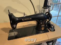 Singer industrial sewing machine 31-15 COMPLETE With EXTRAS, GREAT CONDITION