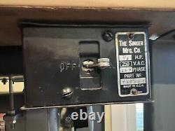 Singer industrial sewing machine 31-15 COMPLETE With EXTRAS, GREAT CONDITION