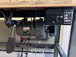 Singer industrial sewing machine 31-15 COMPLETE With EXTRAS, GREAT CONDITION