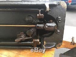 Singer sewing machine commercial/industrial AA924015