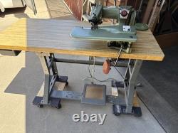 US Blind Stitch Model 1118 Skip Stitch Industrial Sewing Machine And Table Runs
