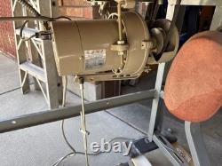 US Blind Stitch Model 1118 Skip Stitch Industrial Sewing Machine And Table Runs