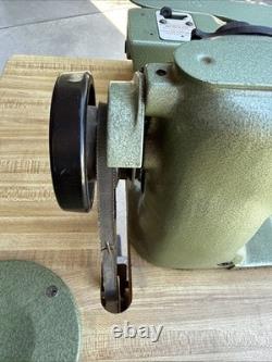 US Blind Stitch Model 1118 Skip Stitch Industrial Sewing Machine And Table Runs