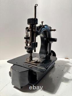 Union Special Half Size/Short Throw Industrial Sewing Machine Head Model 1800 Z