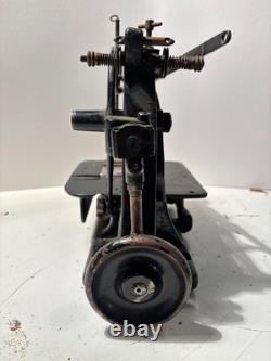 Union Special Half Size/Short Throw Industrial Sewing Machine Head Model 1800 Z