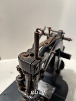 Union Special Half Size/Short Throw Industrial Sewing Machine Head Model 1800 Z