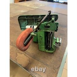 United States Blind Stitch Sewing Machine Model 718-C-6 Industrial Green Vintage