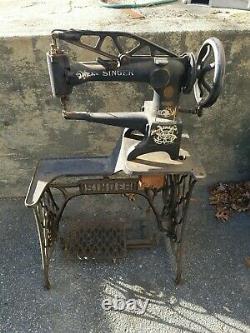 VINTAGE SINGER 29-4 INDUSTRIAL COBBLER LEATHER TREADLE SEWING MACHINE WithSTAND