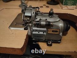 VINTAGE SINGER 460 13 OVERLOCK INDUSTRIAL SEWING MACHINE With TABLE LAMP SPOOLS