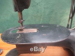 Vintage Singer Industrial Sewing Machine Leather # 133k18