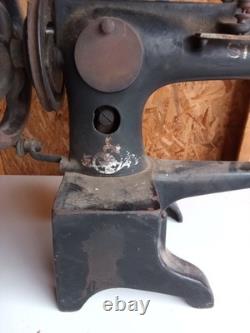 VINTAGE Singer 29-4 Industrial Leather Cobbler Sewing Machine? Heavy