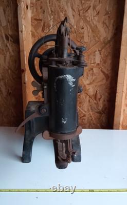 VINTAGE Singer 29-4 Industrial Leather Cobbler Sewing Machine? Heavy