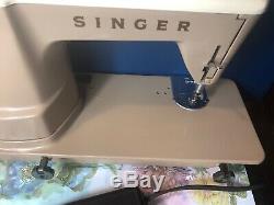 VINTAGE Singer 404 Industrial Strength Sewing Machine
