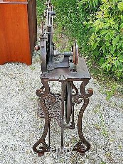 Victorian Antique Rare Dandy Industrial Iron Ornate Sewing Machine Dandy