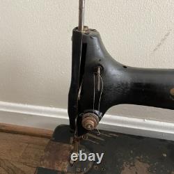 Vintage 1910 Singer 31-15 Industrial Sewing Machine Antique Straight Stitch
