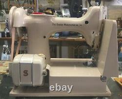 Vintage 1961 Singer Featherweight 221J Tan Sewing Machine with Case Beautiful