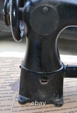 Vintage Industrial Singer 17-23 leather Sewing Machine for parts or restoring