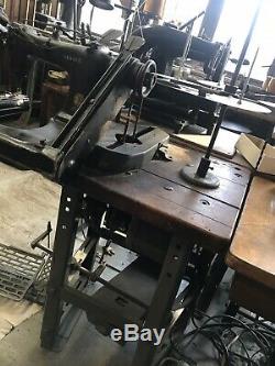 Vintage SINGER 231-8 Feed OFF ARM CHAINSTITCH INDUSTRIAL SEWING MACHINE