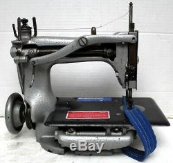 Vintage SINGER 24-33 Chainstitch 1-Thread Industrial Sewing Machine Head Only