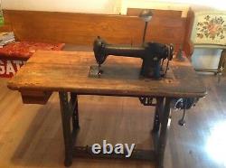 Vintage Singer 241-13 Sewing Machine