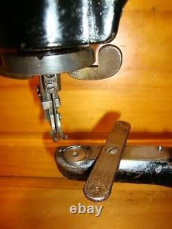 Vintage Singer 29-4 Industrial Cobbler Leather Treadle Sewing Machine