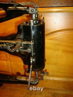 Vintage Singer 29-4 Industrial Cobbler Leather Treadle Sewing Machine