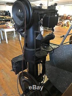 Vintage Singer 97-10 Commercial Industrial Leather Sewing Machine
