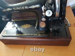 Vintage Singer 99K Hand Crank Sewing Machine Bentwood Case and Accessories