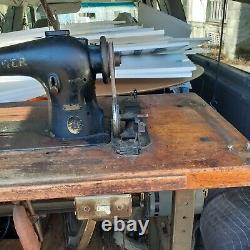 Vintage Singer Heavy Duty Industrial Sewing Machine & solid wood Table pedal