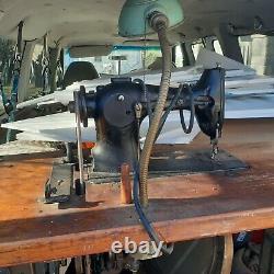 Vintage Singer Heavy Duty Industrial Sewing Machine & solid wood Table pedal