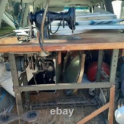 Vintage Singer Heavy Duty Industrial Sewing Machine & solid wood Table pedal