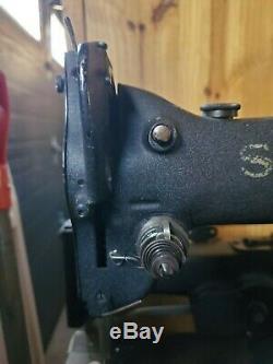 Vintage industrial Singer 51W51 post bed sewing machine