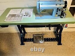 Vintage singer industrial sewing machine 20U