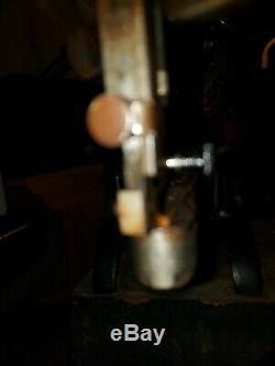 Vtg Singer 29-4 Industrial Heavy Duty Cobbler Leather Treadle Sewing Machine